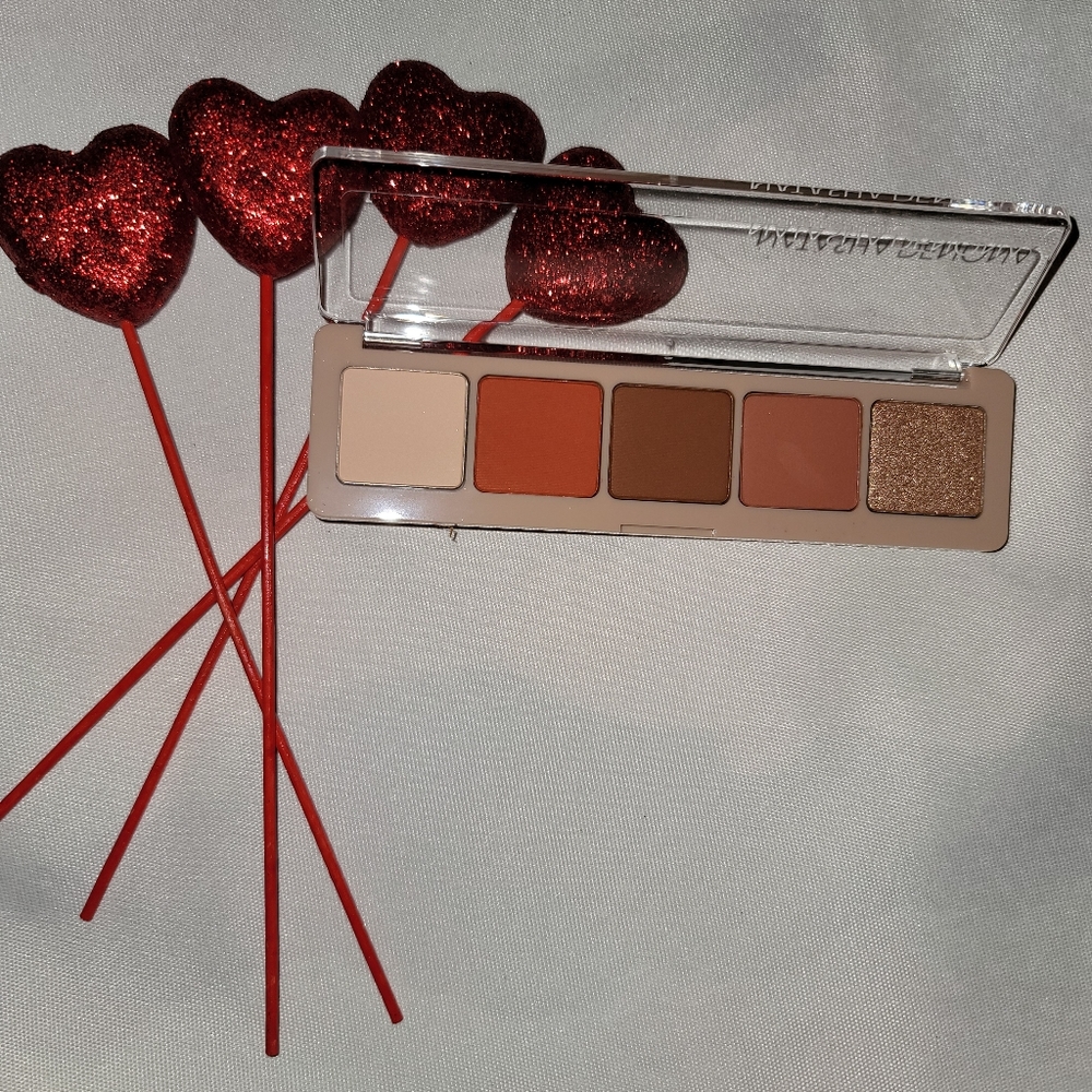 Mini eyeshadow palette
